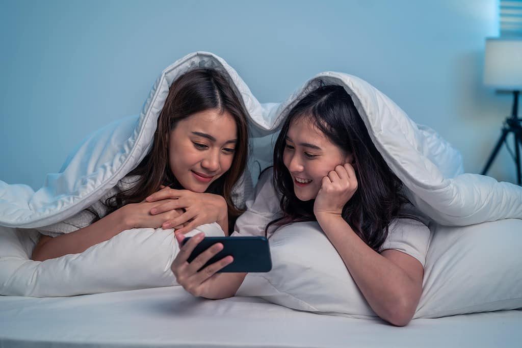 How Screen Time Before Bed Impacts Sleep Quality